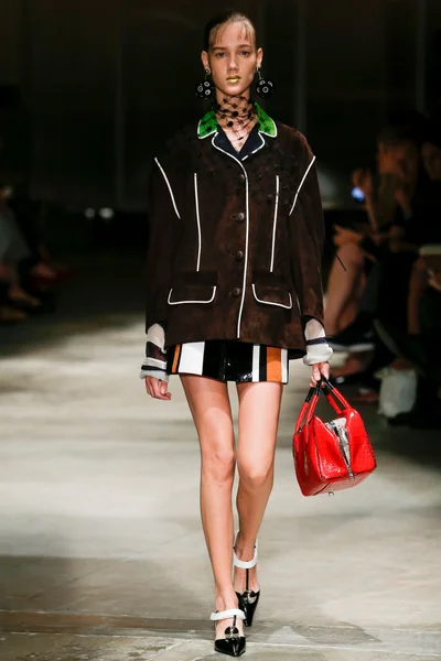 Look 17